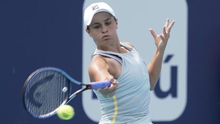 Barty keeps her cool in Miami Open heat