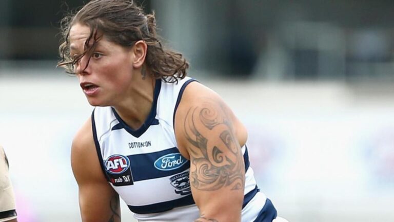 Cats beat Suns, avoid AFLW wooden spoon