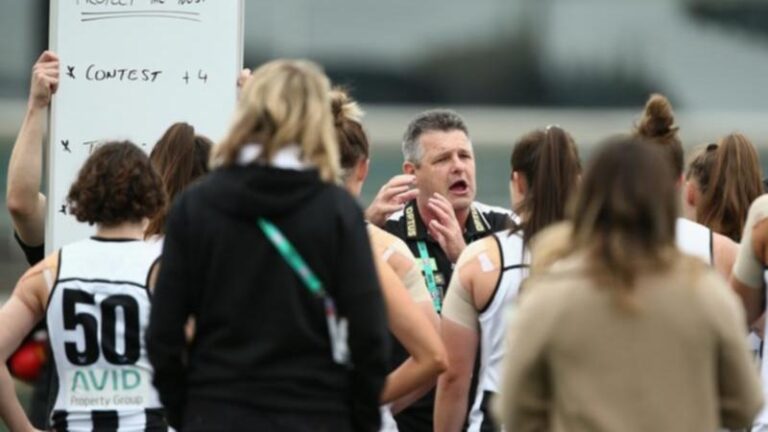 Magpies AFLW coach Symonds signs on