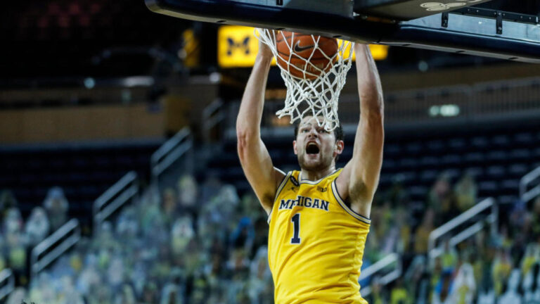 Michigan vs. UCLA odds: 2021 NCAA Tournament picks, March Madness Elite Eight predictions from proven model