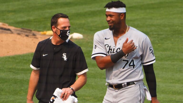 Chicago White Sox slugger Eloy Jimenez to miss 5-6 months with ruptured pectoral tendon