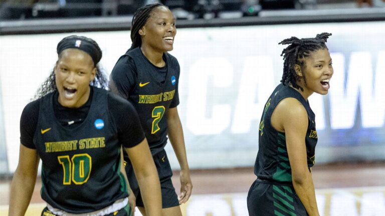 Wright State tops Arkansas, adds drama to Upset Monday in NCAA women’s basketball tournament
