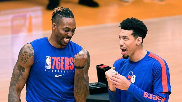 Philadelphia 76ers’ Dwight Howard ejected after receiving ’20 title ring in return to Staples Center