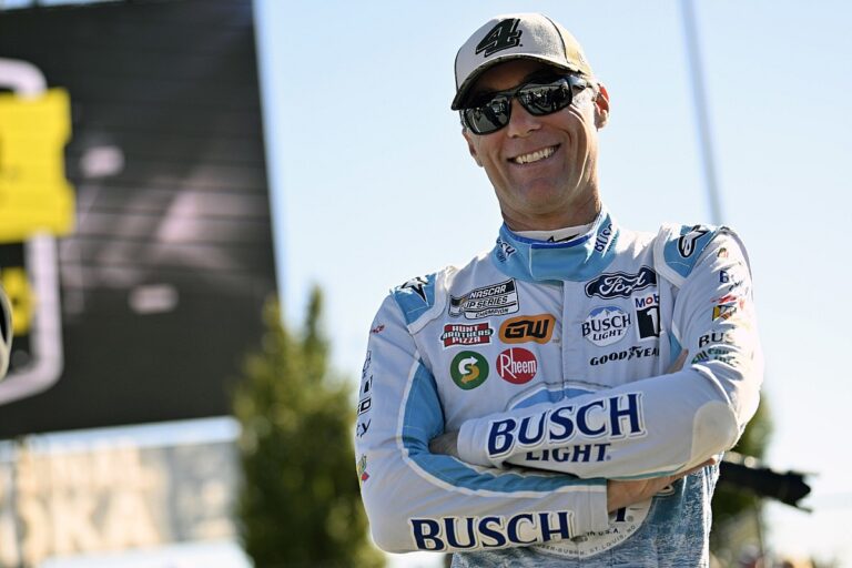 Harvick to step away from racing fulltime after 2023; expected to join FOX booth