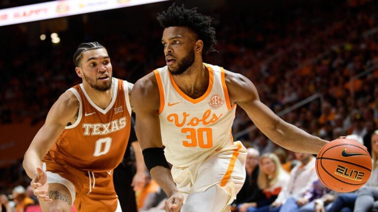 College basketball rankings, grades: Tennessee earns rare ‘A+’, Kansas gets ‘B-‘ on weekly report card