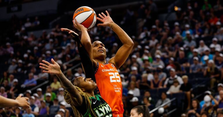 WNBA: Alyssa Thomas leads Connecticut Sun against New York Liberty
