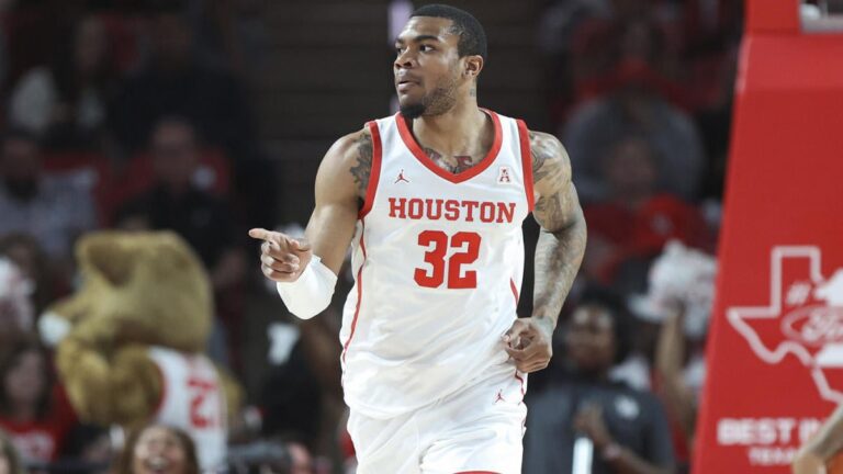 Reggie Chaney, ex-Arkansas, Houston forward who was named AAC Sixth Man of the Year, dies at 23