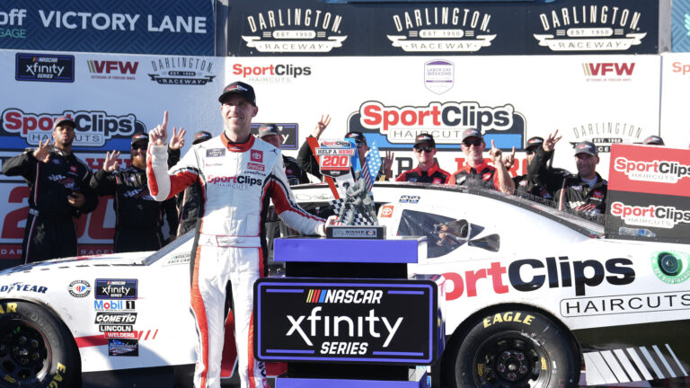 Denny Hamlin calls out booing fans, double-birds after Xfinity win at Darlington