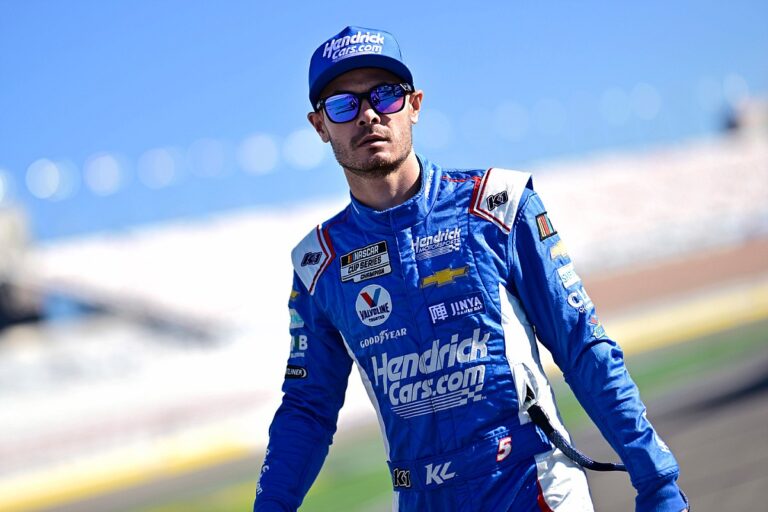 Larson calls Blaney “the favorite” in NASCAR Cup title-decider