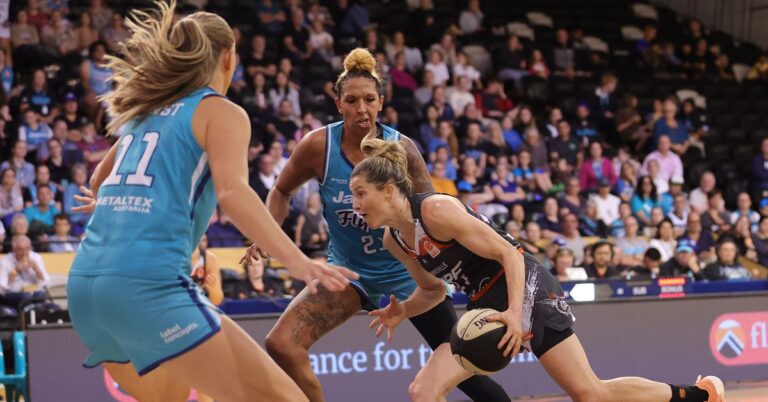 WNBA: Whitcomb, Russell lead their WNBL teams to top seeds 